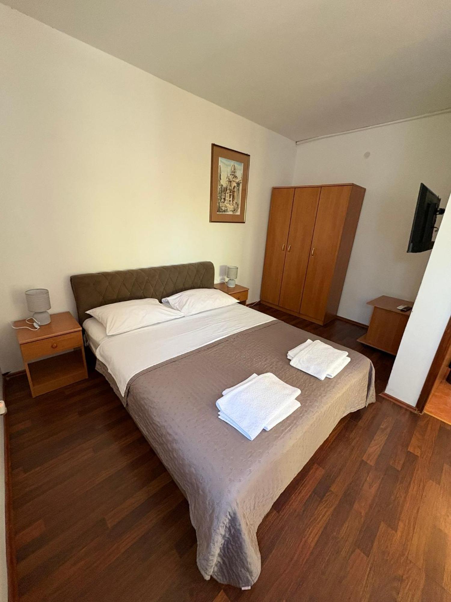 Apartment Vitomir *